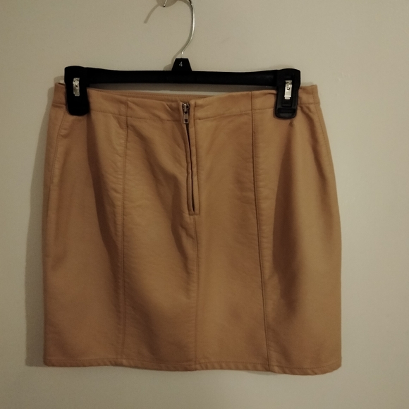 Faux leather tan skirt. - Picture 4 of 5